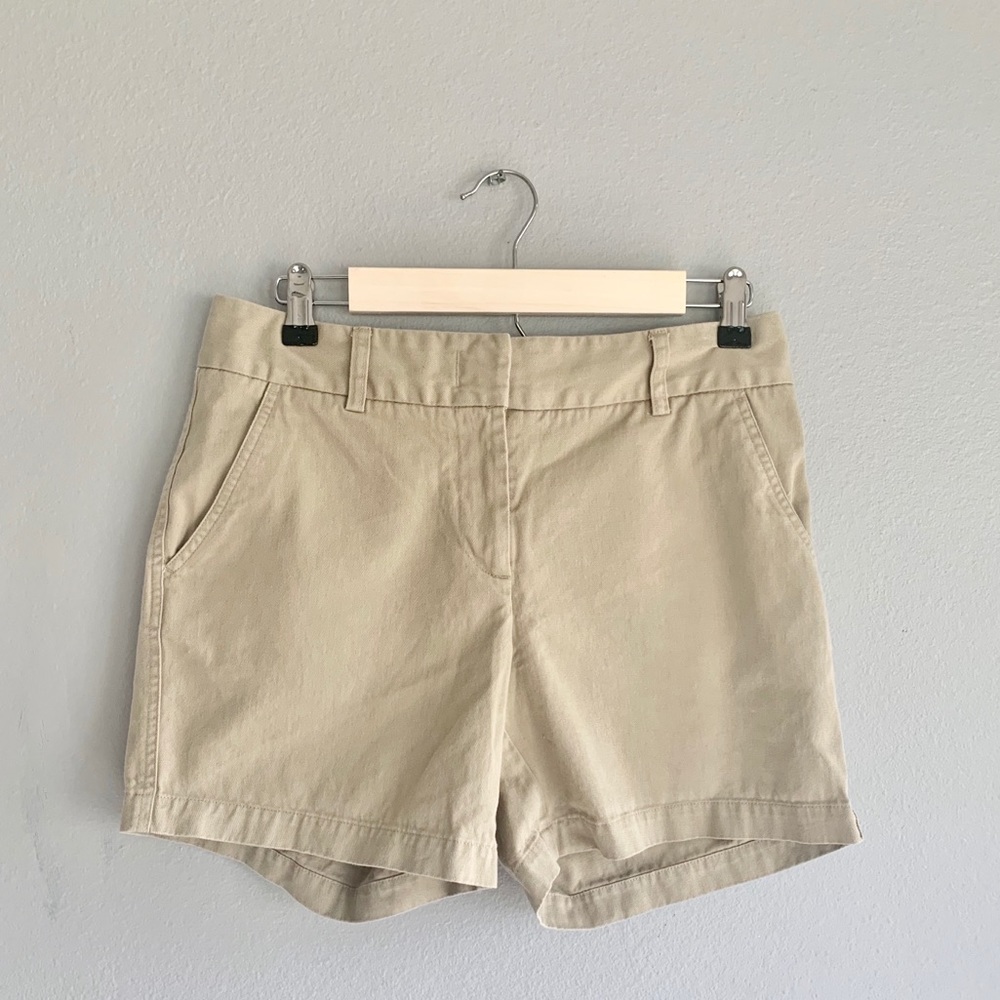 Bass brand Women khaki shorts size 6